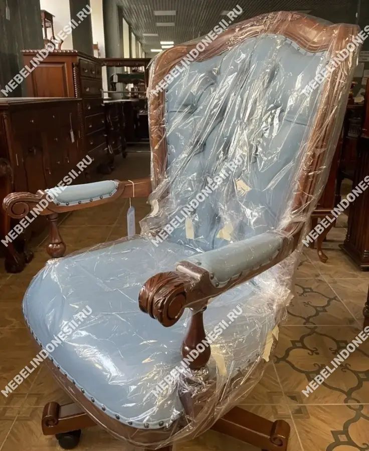 Кресло кабинетное вращающееся  